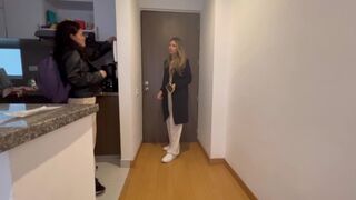 A szomszéd lány leszbikus vágyait teljesítem hálából