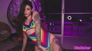 Gia_baker dögös tánca és vad maszturbálása webkamerán